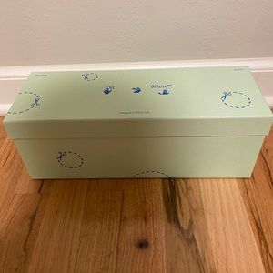 Off White Box